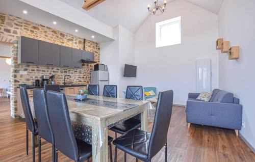 Creances House | 3 Bedroom Stunning Home In Creances