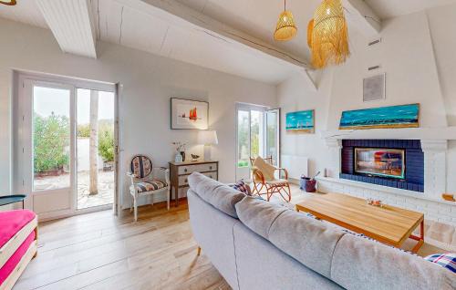 L'Epine House | 3 Bedroom Stunning Home In L'épine