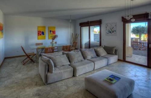 Cabeco da Ponta House | 3-Bedroom Summer Villa
