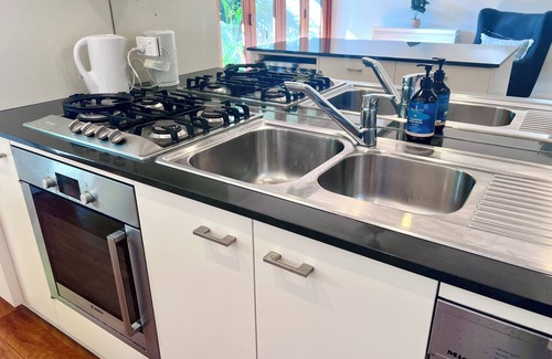 Alexandria House | 3 Bedroom Terrace House at Prime Location. 7 minutes to CBD!