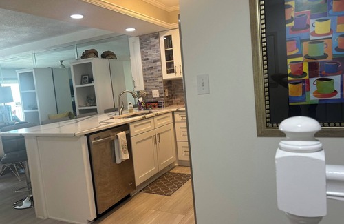 Indian Shores House | 3-bedroom townhome in terrific Indian Shores with AC with room to sleep