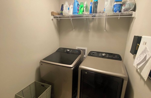 Ankeny House | 3-bedroom townhome in awesome Ankeny with WiFi, fitness room, AC