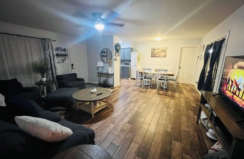 Tempe House | 3-bedroom townhome in fantastic Tempe with AC