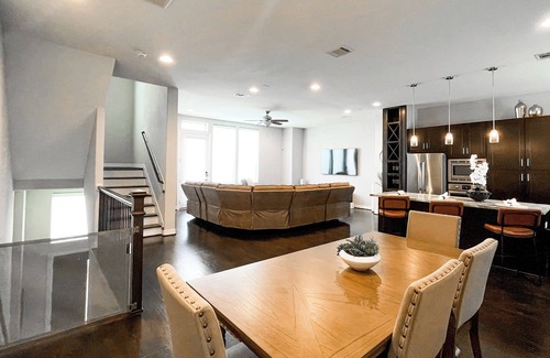 Washington Ave./ Memorial Park House | 3-bedroom townhome in lovely Houston with AC and Fast WiFi
