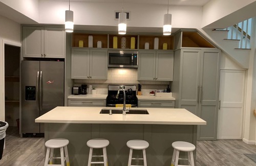 Nassau House | 3-bedroom townhome near beach and airport