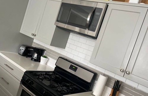 Nassau House | 3-bedroom townhome near beach and airport