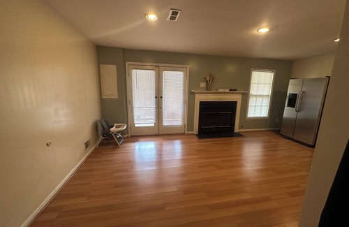 Springfield House | 3-bedroom townhome in peaceful Springfield with WiFi, AC