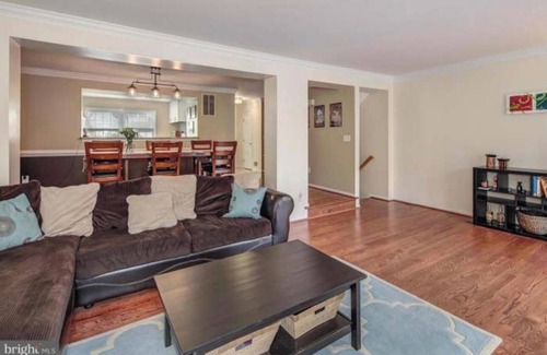 Springfield House | 3-bedroom townhome in peaceful Springfield with WiFi, AC