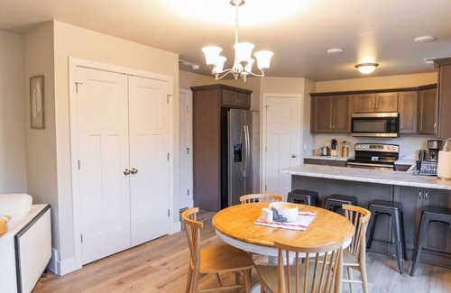 Billings House | 3-bedroom townhome with patio and attached 2car garage, close to hospitals