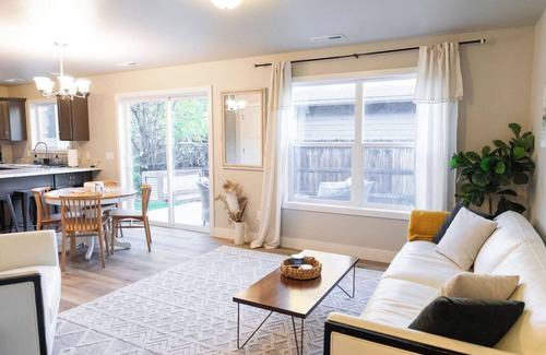 Billings House | 3-bedroom townhome with patio and attached 2car garage, close to hospitals