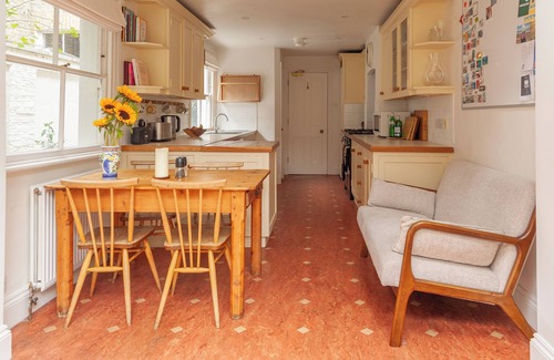 Vauxhall House | 3 Bedroom Townhouse Stylish and Spacious Stay