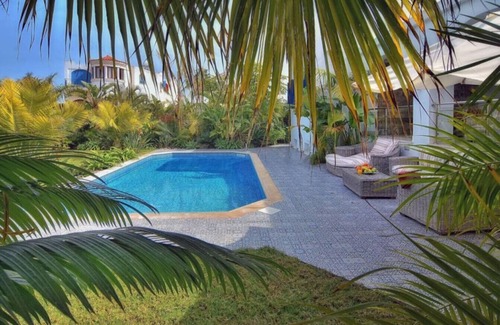 Latchi House | 3 bedroom tropical villa on the the coastline-2min to the Beach!