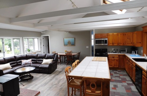 Gloucester House | 3 Bedroom Two Bath Walk to Long Beach and Good Harbor Beach