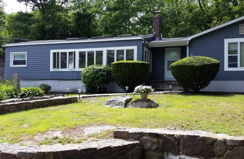 Gloucester House | 3 Bedroom Two Bath Walk to Long Beach and Good Harbor Beach