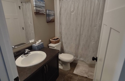 Grande Prairie House | 3 Bedroom Upstairs Suite - Fully Stocked, Clean and Pet-Friendly