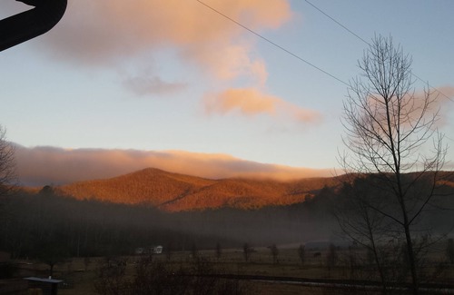Balsam Grove House | 3-bedroom vacation home near Pisgah National Forest