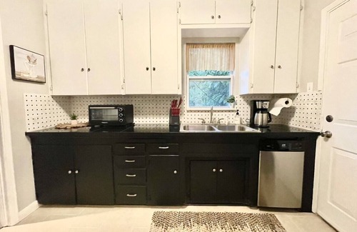 Midwest City House | 3-bedroom vacation home 12 minutes from Paycom Center
