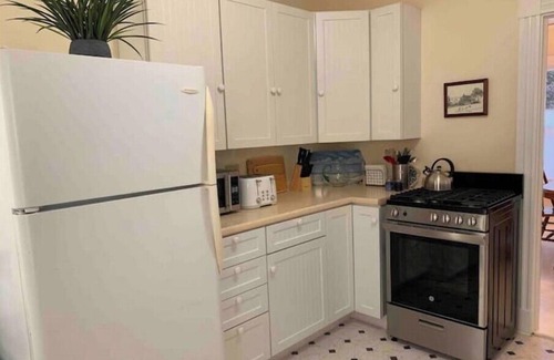 Bar Harbor House | 3 Bedroom Victorian Cottage in the Heart of Bar Harbor, Daylily