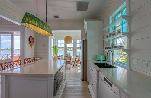 Hope Town Villa | 3-bedroom Villa at Sunset Point Abaco - Surf Inn Villa # 2