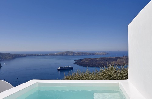 Imerovigli Villa | 3 bedroom villa with amazing views and plunge pool