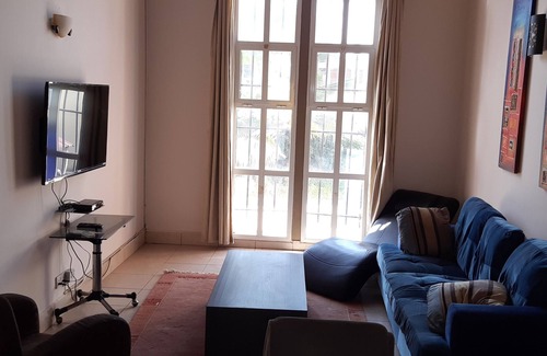 Kololi House | 3 Bedroom Villa with a Beach across the road