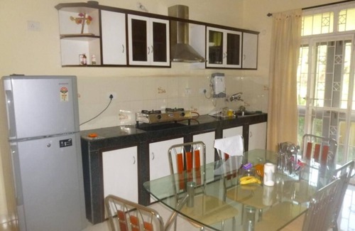 Benaulim Villa | 3 Bedroom villa with roof terrace, gardens and shared pool