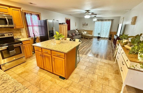 Bendena House | 3-bedroom Waterfront house w/WiFi, AC and the BEST VIEW