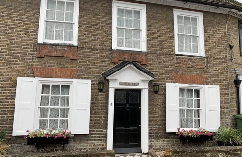 Shepperton House | 3 bedroomed property ideally located close to London and top tourist attractions