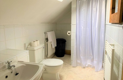 Shepperton House | 3 bedroomed property ideally located close to London and top tourist attractions