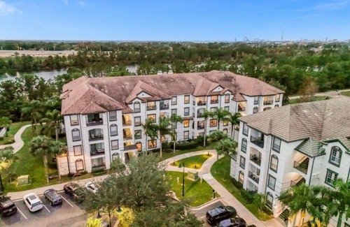 Orlando Condo | 3 Bedrooms/2 Bathrooms/Vista Cay (4024-203 BD)