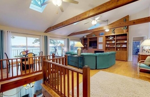 Huddleston House | 3 Bedrooms, 2 Flex Rooms, 3½ Bathrooms! Beautiful Property! Flat, Wonderful Point w/Miles of Wide