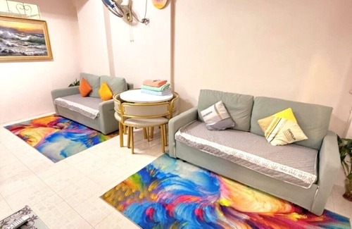 Yau Ma Tei Apartment | 3 Bedrooms apartment beside metro fit for big group /family near Temple Street