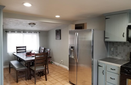 Warrenton House | 3 bedrooms accommodates 08