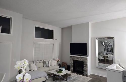 Waukee House | 3-bedrooms/bathrooms -minutes from Jordan Creek Town Center