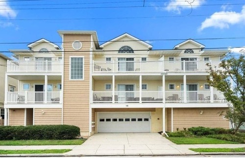 Wildwood Condo | 3 Bedrooms, Beach 3 blocks, Garage Parking, PRIME LOCATION BAREFOOT COUNTRY FEST