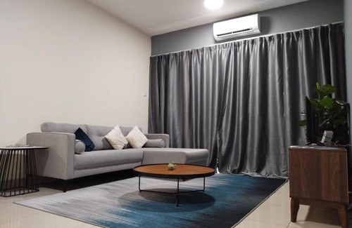 Kampung Sungai Raya Apartment | 3 bedrooms big house saville cheras MRT with balcony