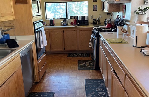Idyllwild House | 3-Bedrooms in Idyllwild - AC, nJacuzzi, Sauna, Fitness-Game Room, Epic Views