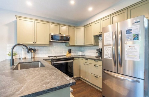 East Kootenay Condo | 3 Bedrooms l Sleeps 7 Adults l Hot Tub