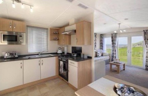 Balminnoch Apartment | 3 Bedrooms Loch Views Heated Pool Close To Beaches