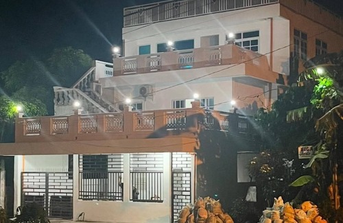 Legazpi House | 3 bedrooms with Amazing views of Mayon Volcano. 3rd floor w/access to rooftop