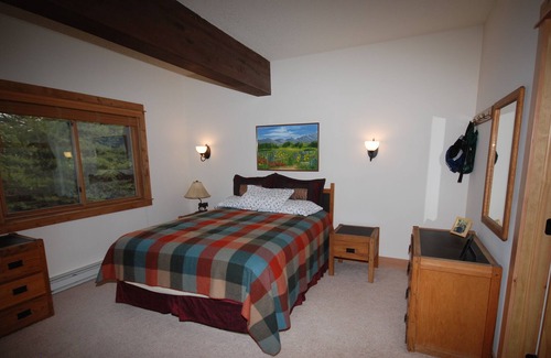 Steamboat Springs House | 3 bedrooms with full bath in each room. Just minutes from the Gondola!