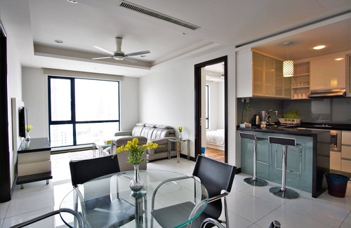 Bukit Bintang Apartment | 3 Beds 3 Baths Service Apartment in City Center Bukit Bintang