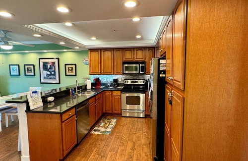 Midtown Ocean City Condo | 3 Beds & 3 Baths, + Sleep Sofa, in a Modern Mid-Island Condo, 1 Block to Beach