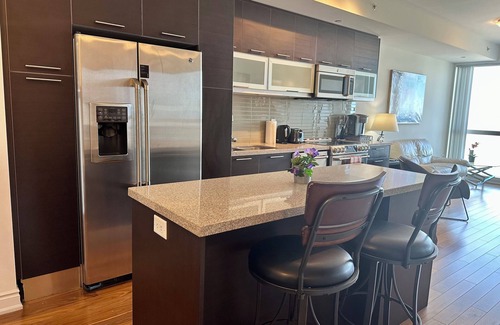 Bay Cloverhill Apartment | 3 Beds Suite 64th floor