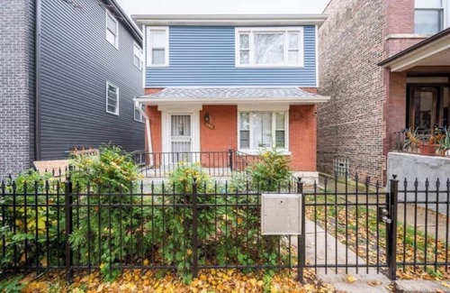 Chicago Apartment | 3 beds Summer Escape in Humboldt Park