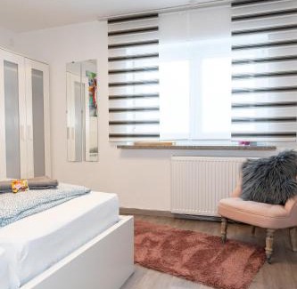 Memmingen House | #3 bequemes Zimmer mit Pool und Garten
