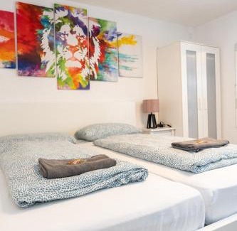 Memmingen House | #3 bequemes Zimmer mit Pool und Garten
