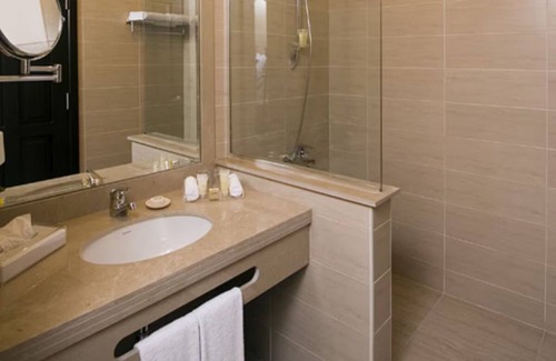 Makadi Bay Hotel | 3 Boutique Seafront Rooms with Outdoor Pools | 5 Stars Resort w/Private Beach