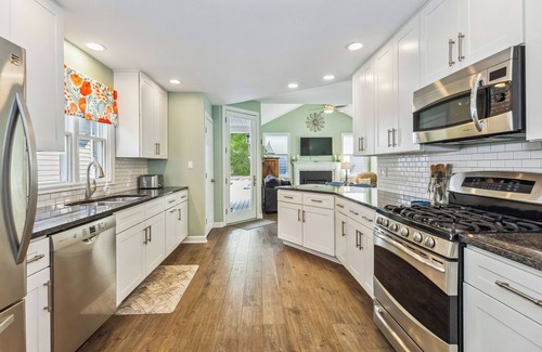 Michigan City House | 3+Br/2.5Ba + Den in Beachwalk -Sleeps 10- Steps to Lake Michigan! Fully Equipped
