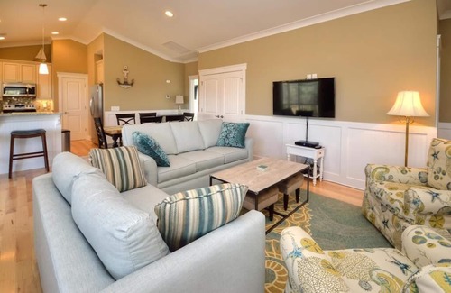 Tranquil Harbour House | 3 BR/2.5BA - Pool, Pool Heating (April-October Only), Water Views, Sleeps 8